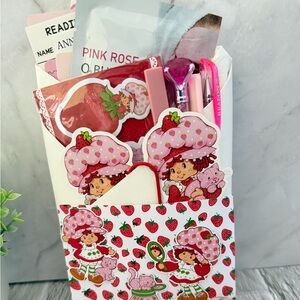 Strawberry Shortcake Themed Blind Dates With A Book